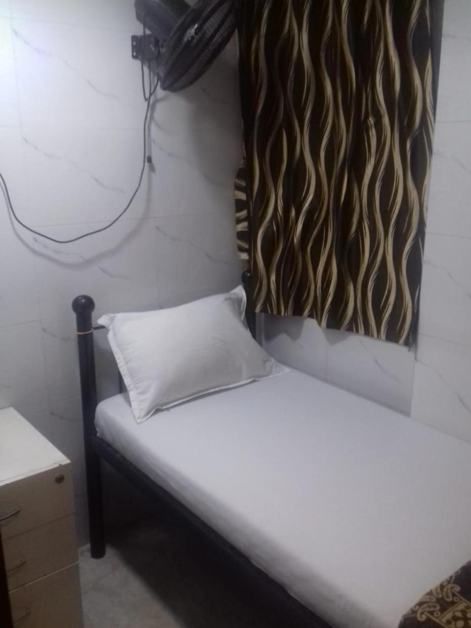 One Step Hostel Bombay Extérieur photo